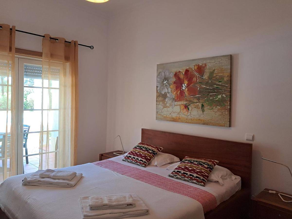 Apartamento inteiro, Three-Bedroom Apartment in Amoreira, Leiria distrito