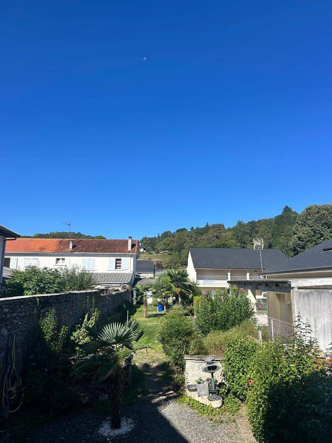 Location de vacances pour 2 personnes, avec Terrasse et Jardin à Ney (instrument)