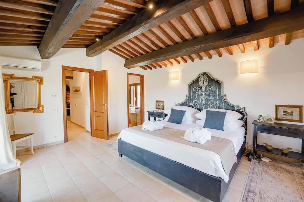 Villa Destino, Luxury Italian Villa in Umbria in Montone, Valtiberina