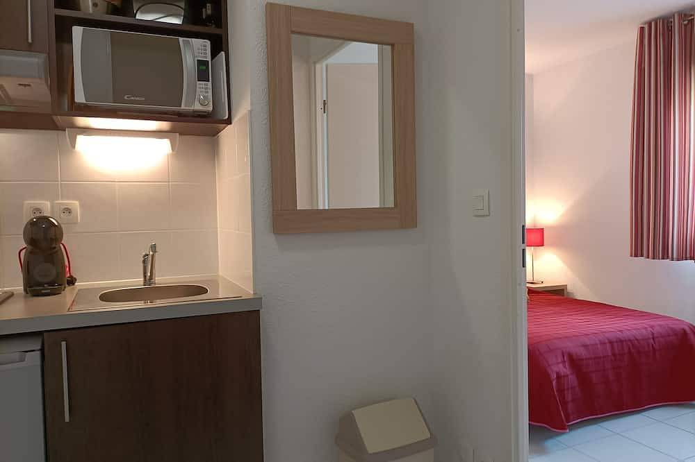 Entire apartment, Studio Dans Résidence Avec Piscine in Salies-de-Béarn, Béarn