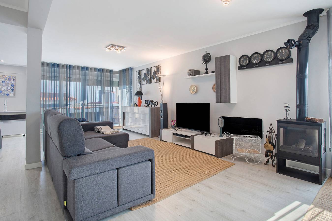 Villa 'Praia Azul Beach and Sun' con vistas al mar, jardín privado y Wi-Fi in Silveira, Distrito de Lisboa