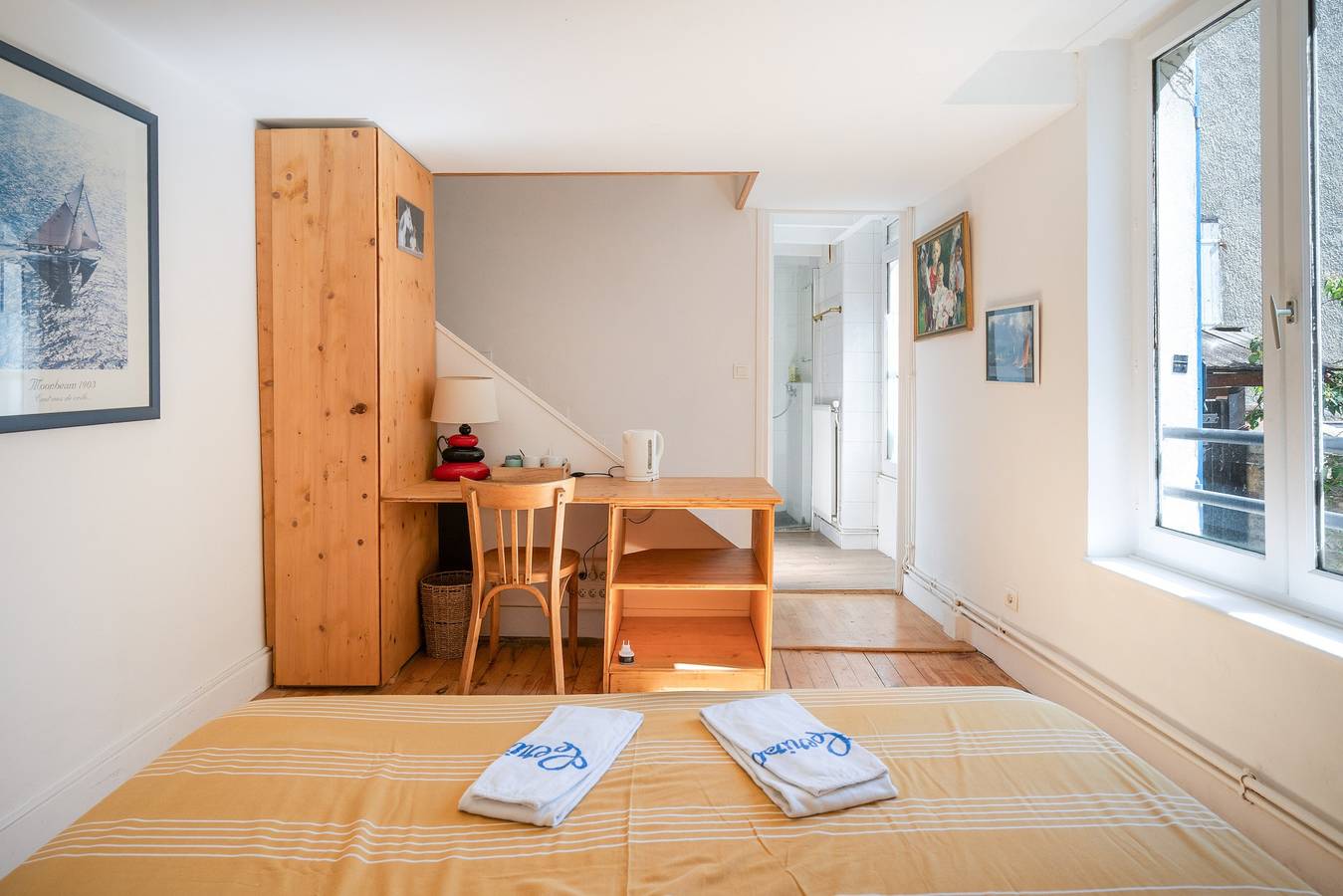 Quarto de hóspedes « Le Camélia » com piscina partilhada e Wi-Fi in Lyon, Lyon region