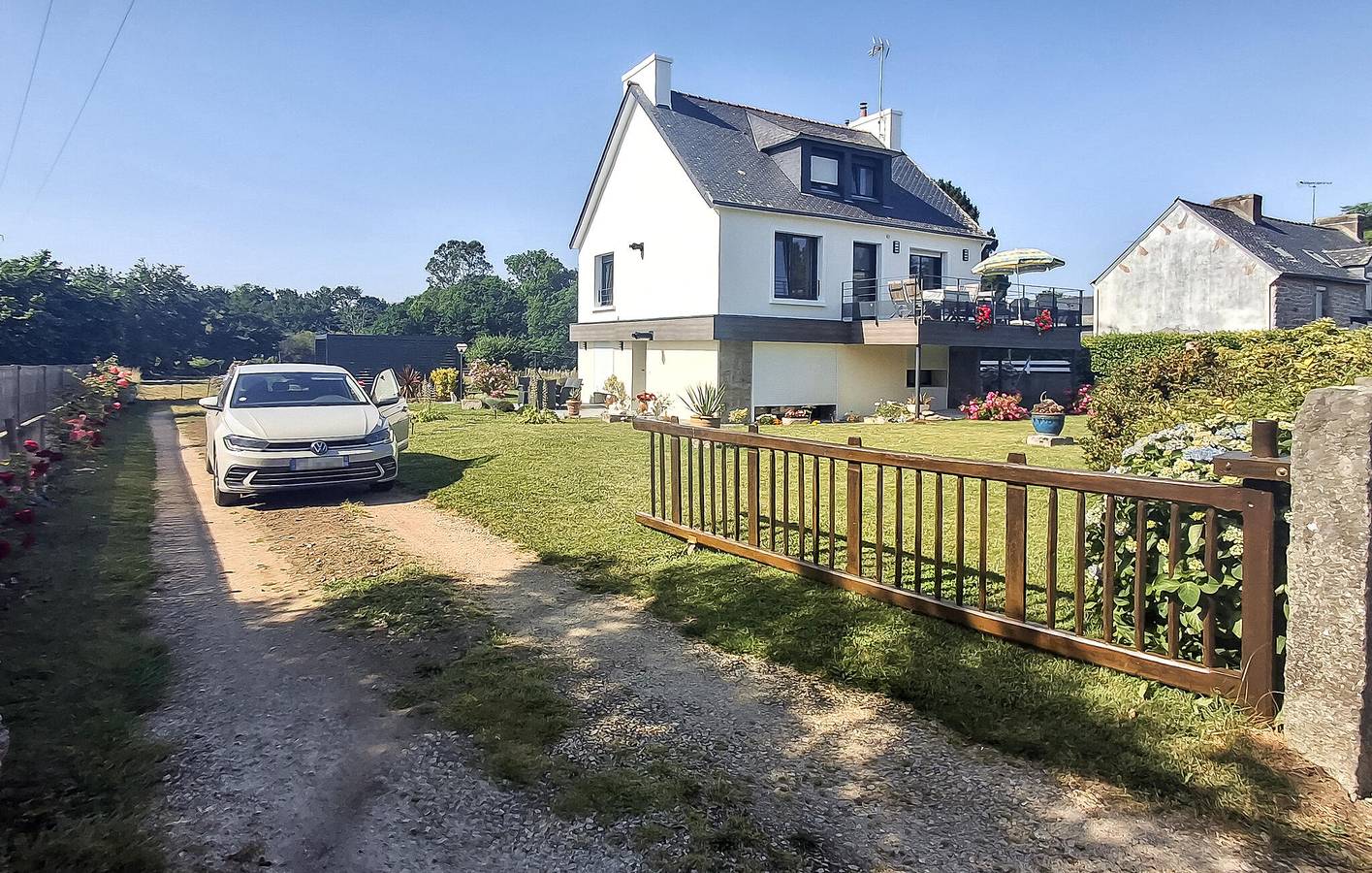 Apartamento vacacional entero, Encantador apartamento de 2 dormitorios con jardín cerca del centro de Névez y de la zona de restaurantes in Névez, Region de Quimper