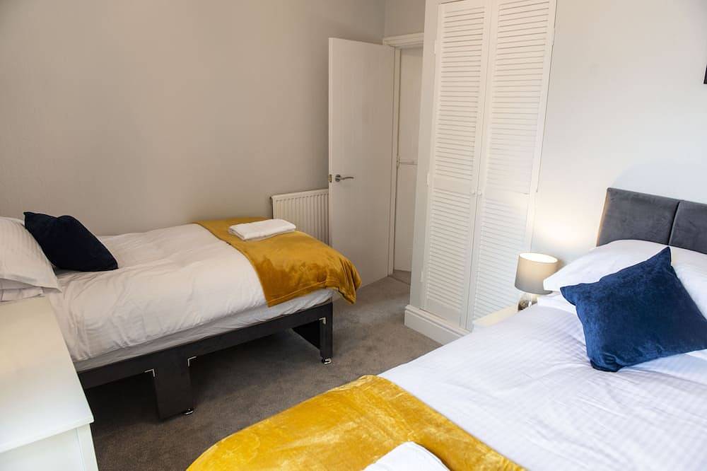 Ganze Wohnung, Highcliffe Promenade Suite - Twin Beds - Beach Views in Thornton-Cleveleys, Lancashire