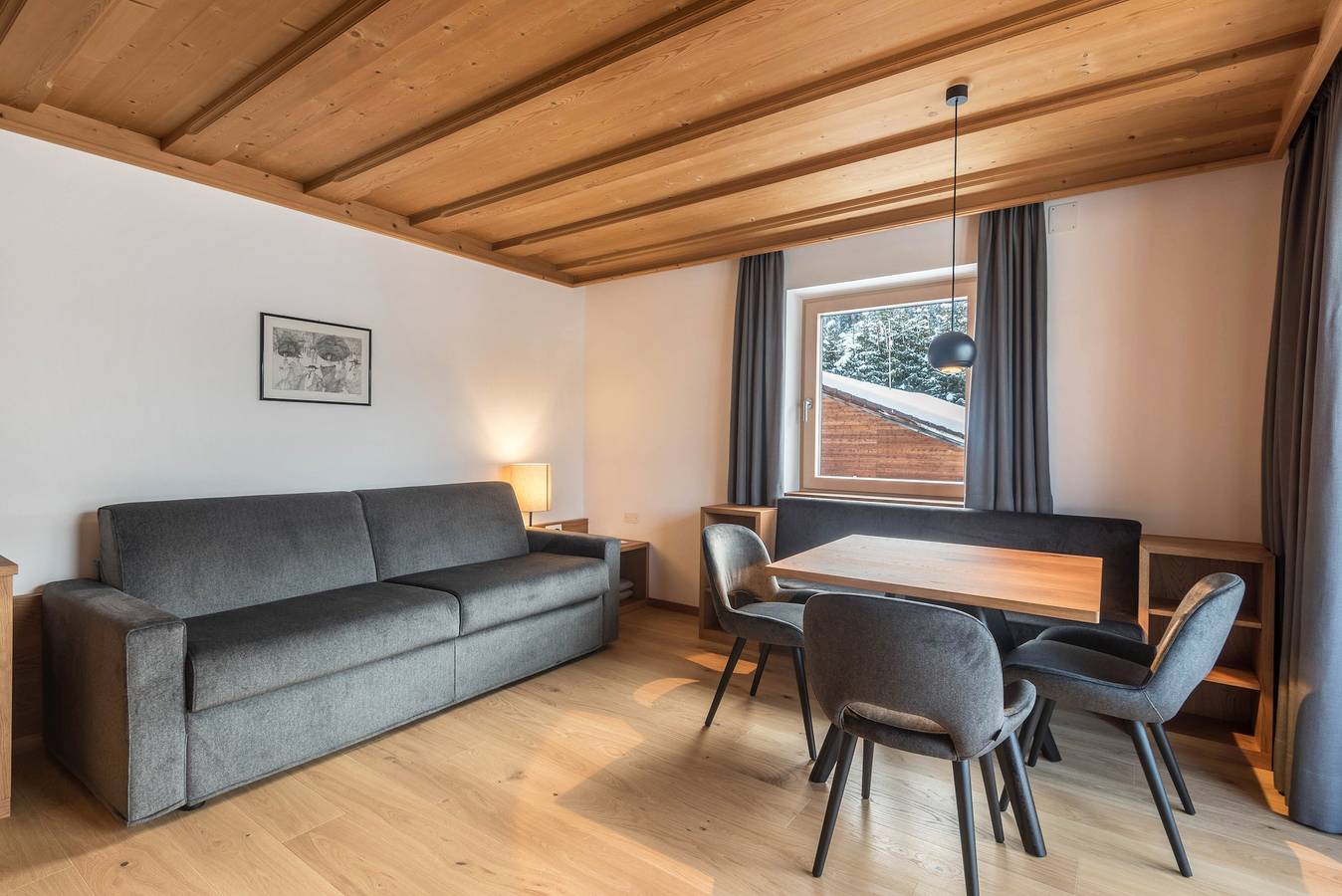 Entire apartment, Apartment "La Grambla Mont Seuc" with Mountain View, Balcony & Wi-Fi in Santa Cristina Gherdëina, Dolomiti Superski