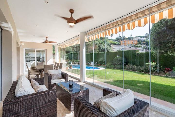 Chalet para 8 personas, con jardín además de terraza y vistas en Maresme - 4
