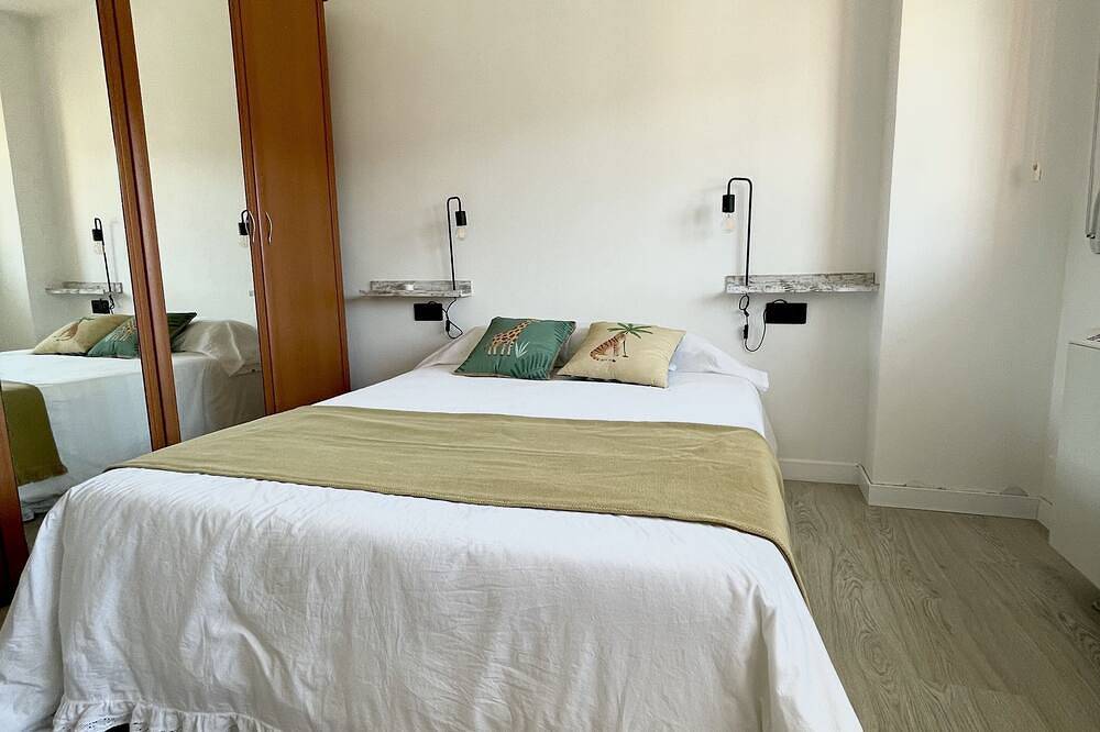 Playa y ciudad in Riveira, Rias Baixas