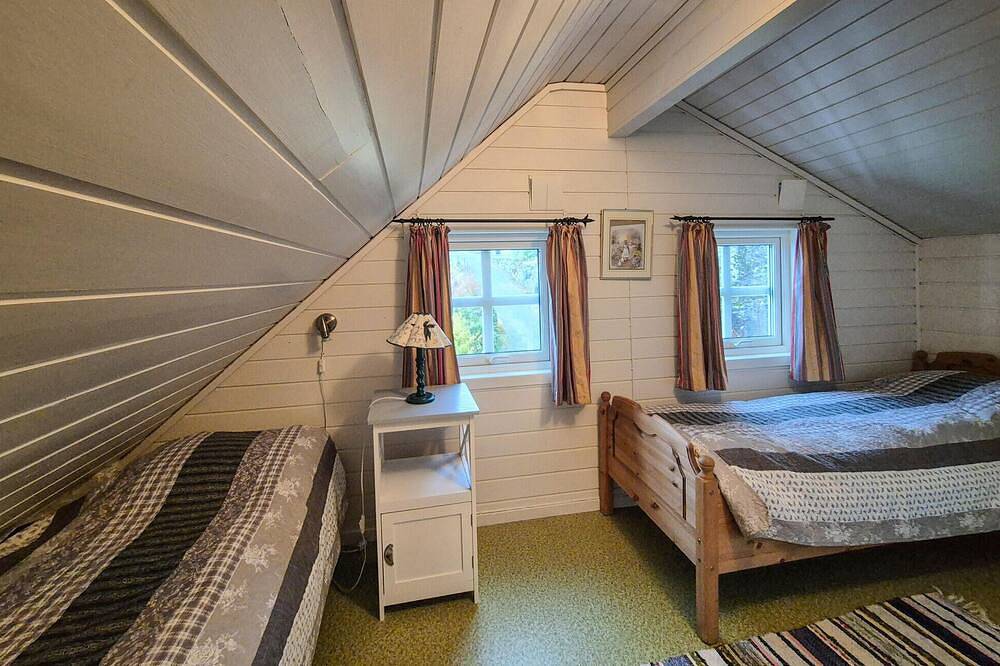 Cozy home in Skiftun with house sea view in Hjelmeland