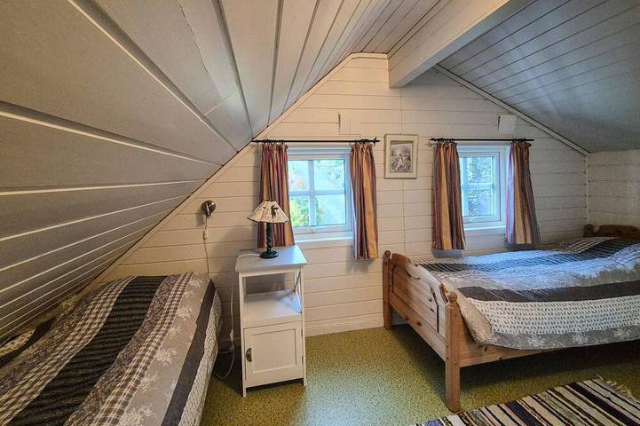 Cozy home in Skiftun with house sea view in Hjelmeland