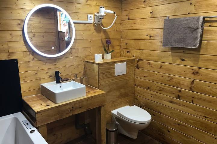 Gîte pour 2 personnes, avec terrasse ainsi que jardin et piscine à Camaret-sur-Aigues - 4