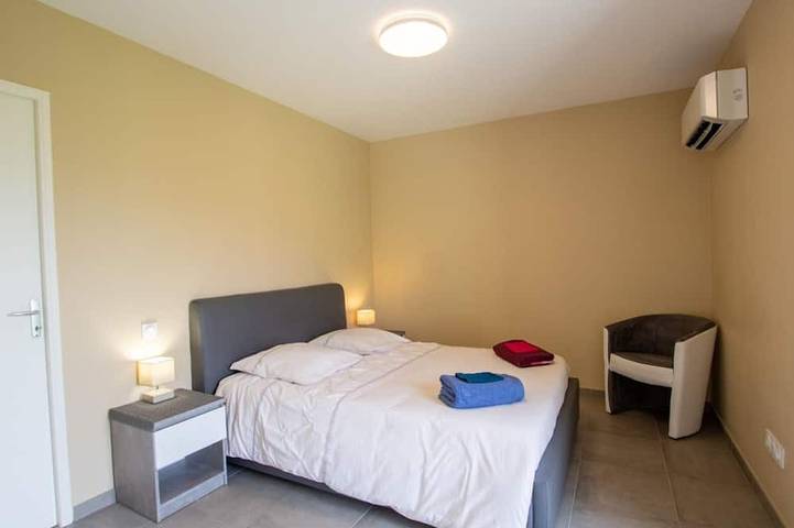 Gîte pour 4 personnes, avec terrasse et jardin à Saint-Martial-de-Valette - 2