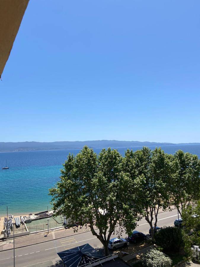 Appartement entier, Ajaccio magnifique T2 40m2 centre ville vue mer au bord de la plage neuf 5 personnes Clim wifi balcon parking privé fermé in Ajaccio, Golfe D'Ajaccio