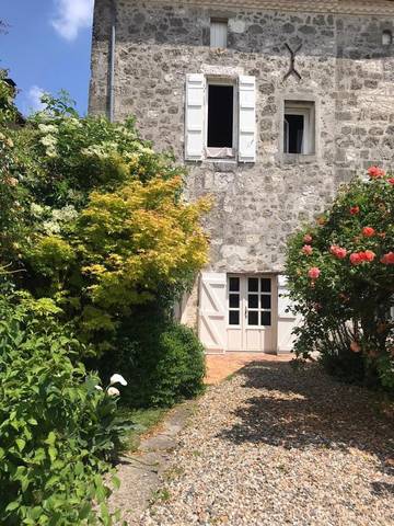 Chambre d’hôte pour 2 personnes, avec terrasse ainsi que jardin et vue dans le Lot-et-Garonne