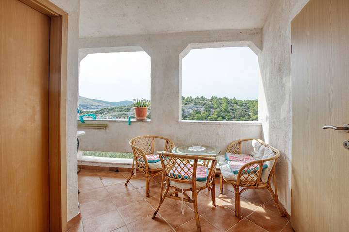 Ferienwohnung für 4 Personen, mit Balkon/Terrasse in Grad Šibenik