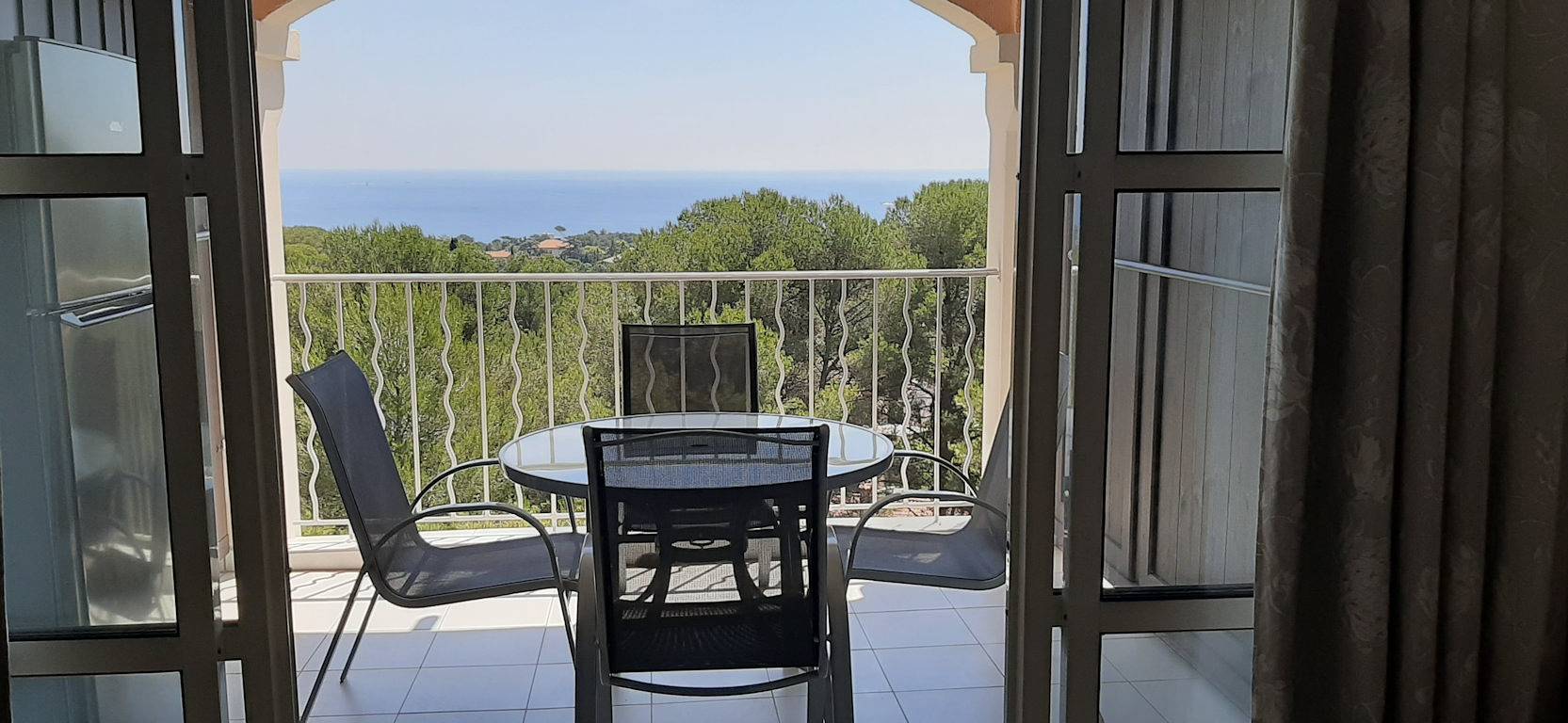 Appartement entier, T2 vue panoramique mer, Cap Estérel village Pierre & Vacances in Cap Estérel, Saint-Raphaël