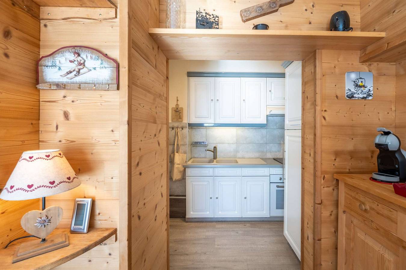 Entire holiday apartment, Colombière : Grande terrasse avec vue imprenable sur les montagnes in Chinaillon, Le Grand-Bornand