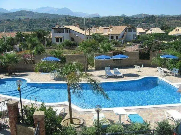 Casa de vacaciones para 4 personas, con terraza y piscina - 1