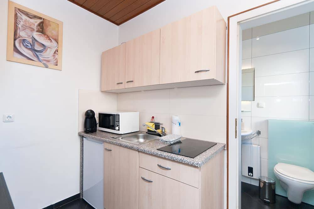 Ganze Wohnung, Schöne, kleine und geschmackvolle Ferienwohnung wartet auf Sie in Oberhausen, Ruhrgebiet
