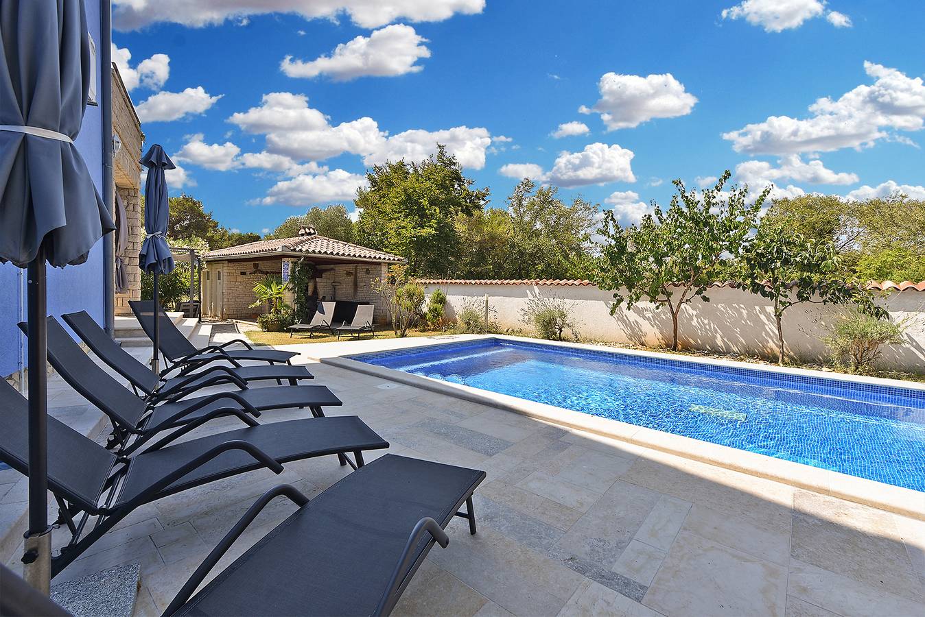 Geheel appartement, Vakantieappartement voor 6 personen met terras in Marčana, Zuidkust Istrië