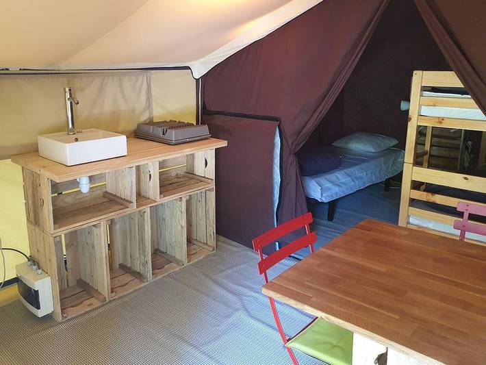 Camping Le Graniers - Wohnzelt auz holz 5 personen - Lodge Cabanon Classic in Monoblet, Cevennen