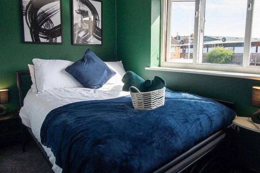 2-Bed - Sleeps 4 - Pet Friendly & Free Parking in Bolton, Greater Manchester