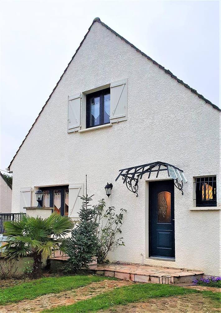 Gîte pour 6 personnes, avec jardin dans Doue