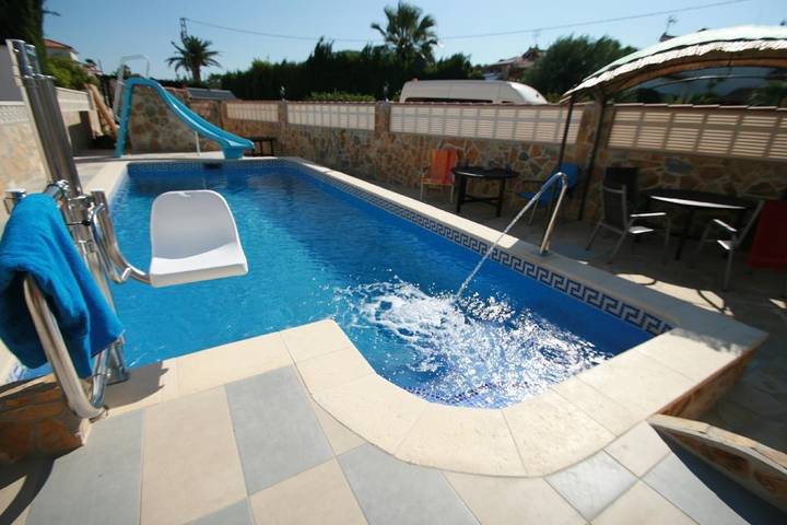 Casa de vacaciones para 4 personas, con jardín y terraza, Se admiten mascotas en Els Poblets