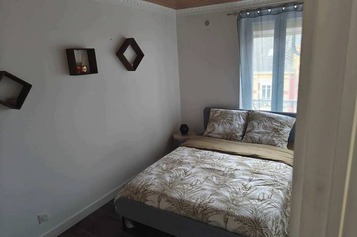 Ganze Wohnung, Apartment for 2, 3rd Floor · Free Parking in Charleville-Mézières, Ardennen