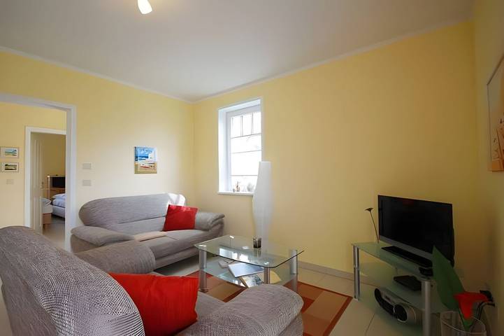 Ferienwohnung für 4 Personen, mit Garten und Terrasse sowie Sauna in Rostock und Umgebung - 2