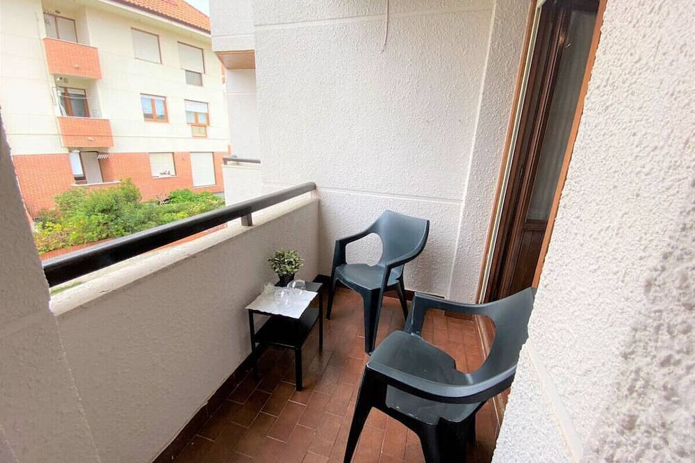 Entire apartment, Apartamento Junto A La Playa - La Dehesa 5807 in Isla, Arnuero