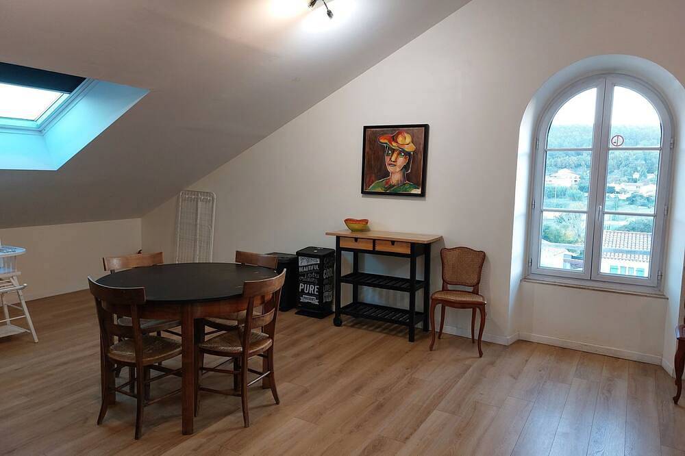 Apartamento entero, Apartamento-Familiar-Baño con ducha-Vista al campo-T3 in Gardanne, Region de Aix-en-Provence