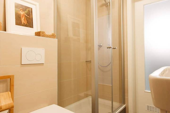 Ganze Wohnung, Charmant wohnen bei Charlotte – Bienvenue à Sarrebruck! in Saarbrücken, Saargau