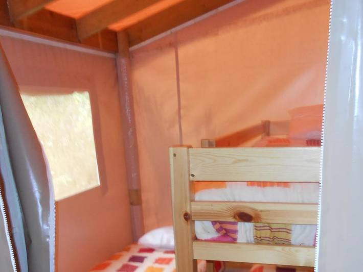 Tente pour 5 personnes, avec bassin pour enfant, animaux acceptés dans le Lot-et-Garonne - 4