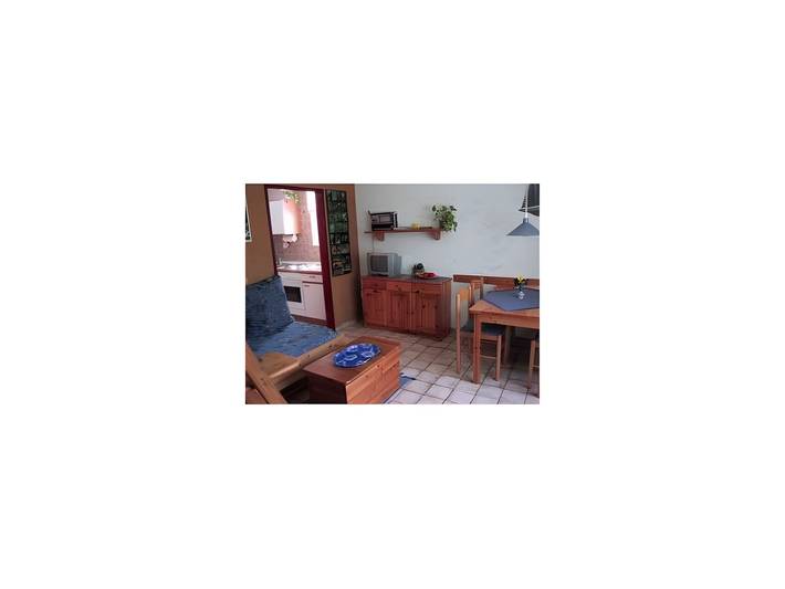 Ganze Wohnung, Wohnung im Haus am Nunzenberg mit privater Terrasse, Gemeinschaftsgarten und Wlan in Mittelmühle, Kressbronn am Bodensee