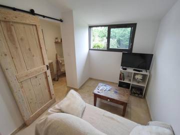 Cottage pour 3 personnes, avec jardin à Viviers