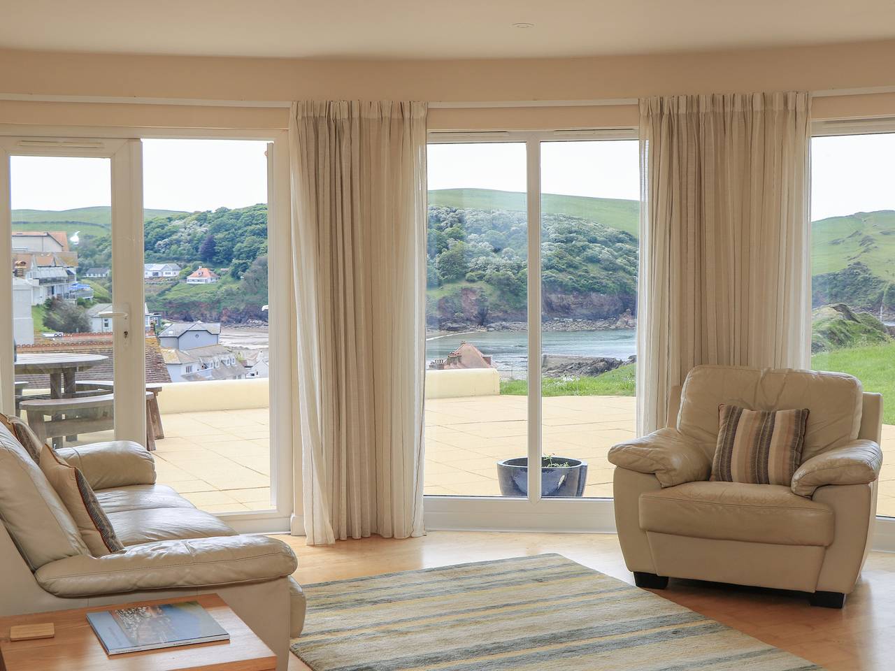 2 Sea Gardens in South Huish, Hope Cove