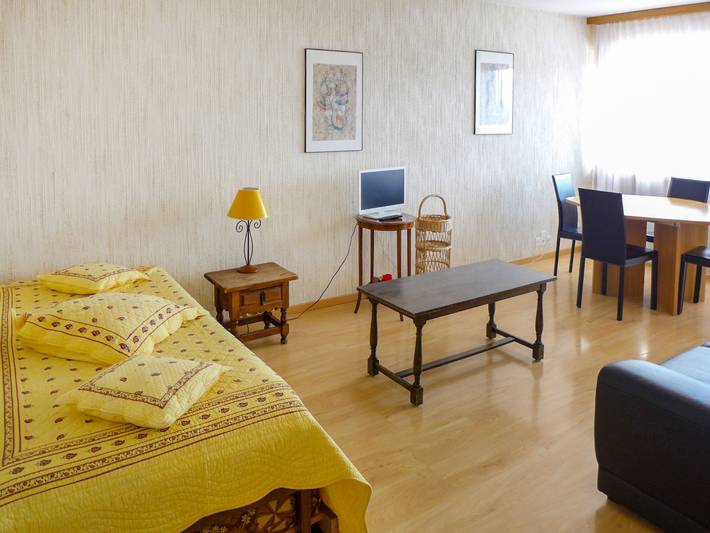 Gîte pour 4 personnes, avec vue ainsi que balcon et vue sur le lac à Crans-Montana - 2