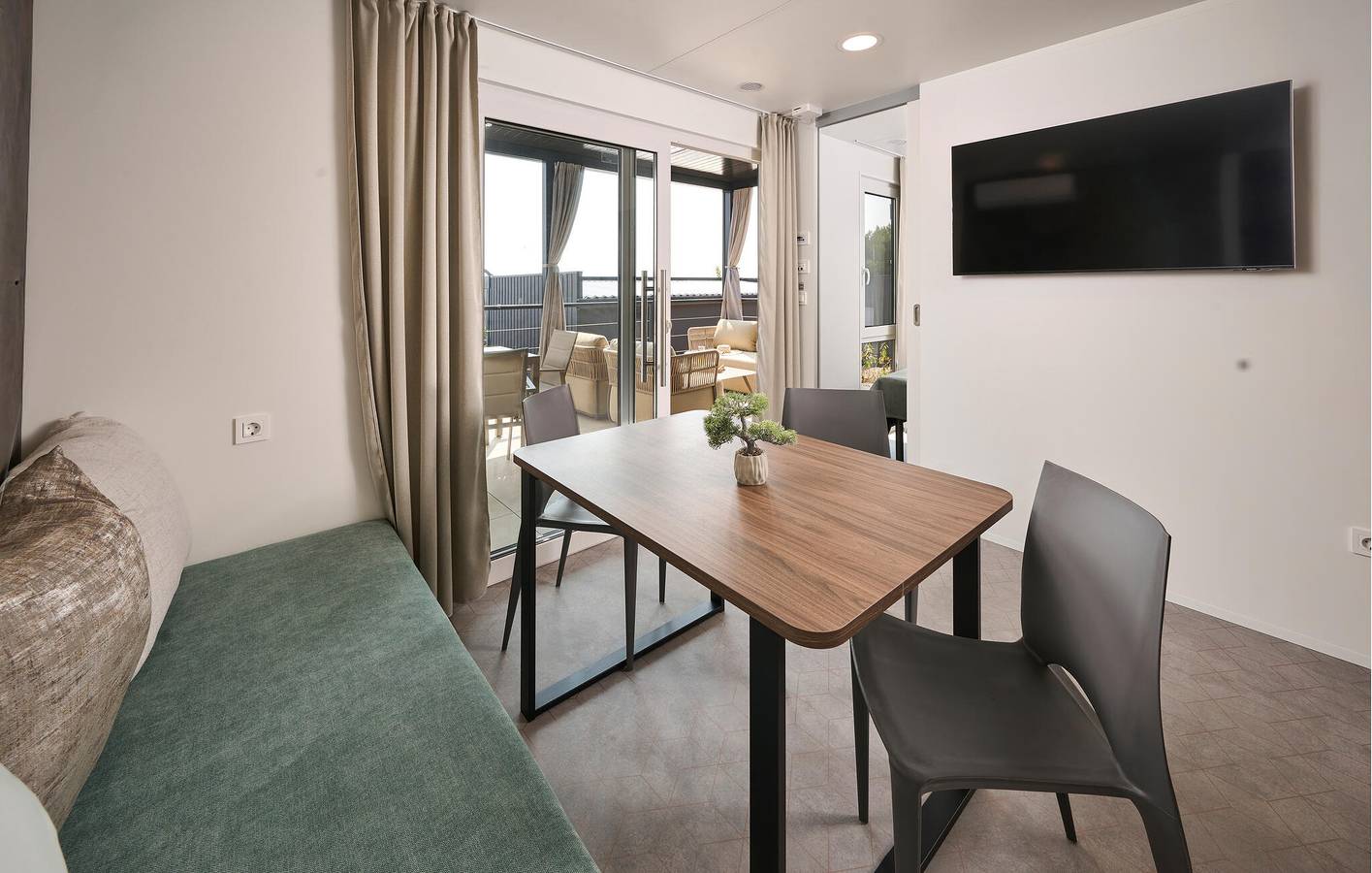 Acogedor apartamento con piscina, terraza y acceso a la playa - Njivice in Njivice, Krk (isla)