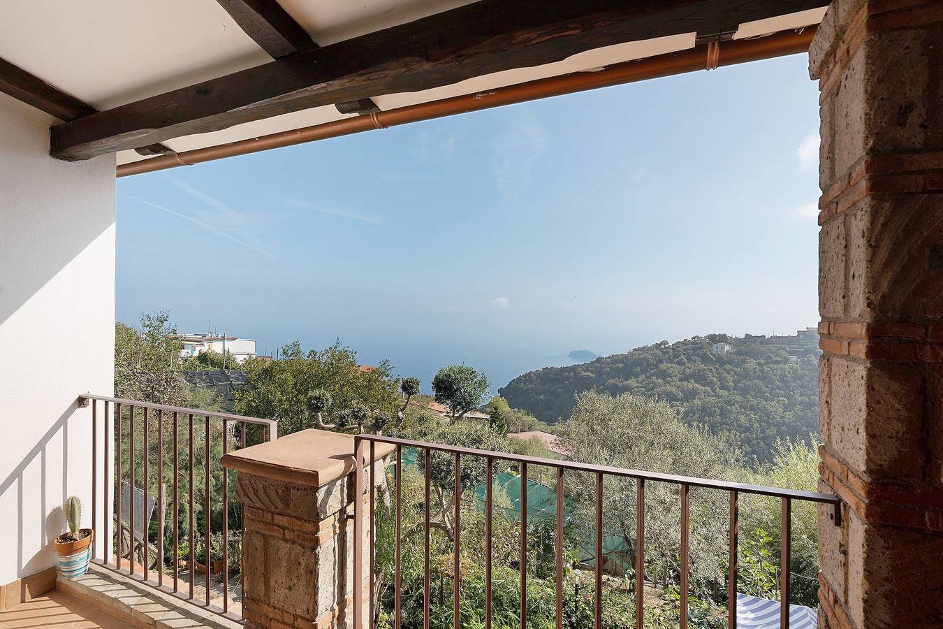 Ferienhaus "Li Galli" mit Meerblick, Garten und Wlan in Colli di Fontanelle, Neapel Provinz