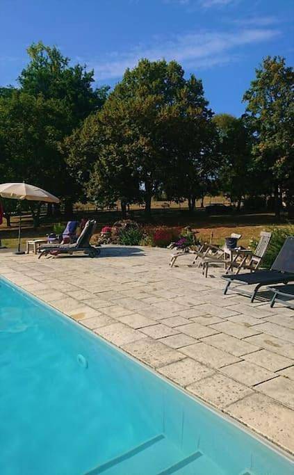 Location de vacances pour 15 personnes, avec jardin ainsi que piscine et vue à Faux (Dordogne) - 2