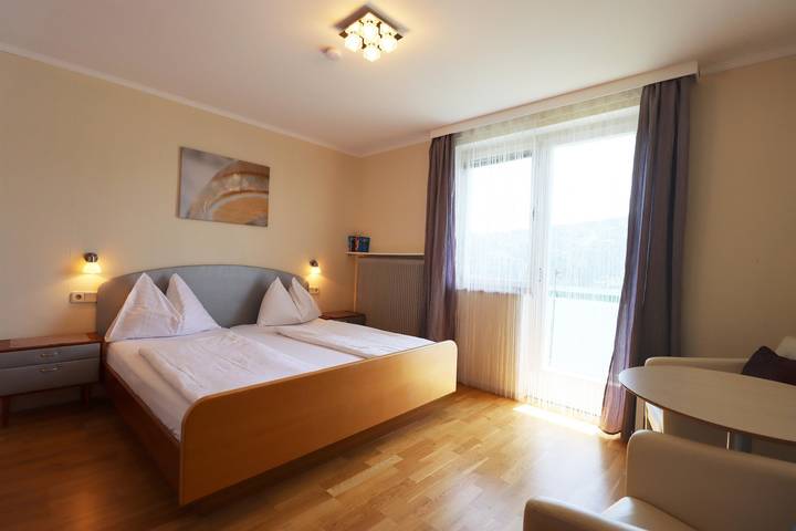Pension für 2 Personen, mit Seeblick und Ausblick sowie Balkon am Millstätter See