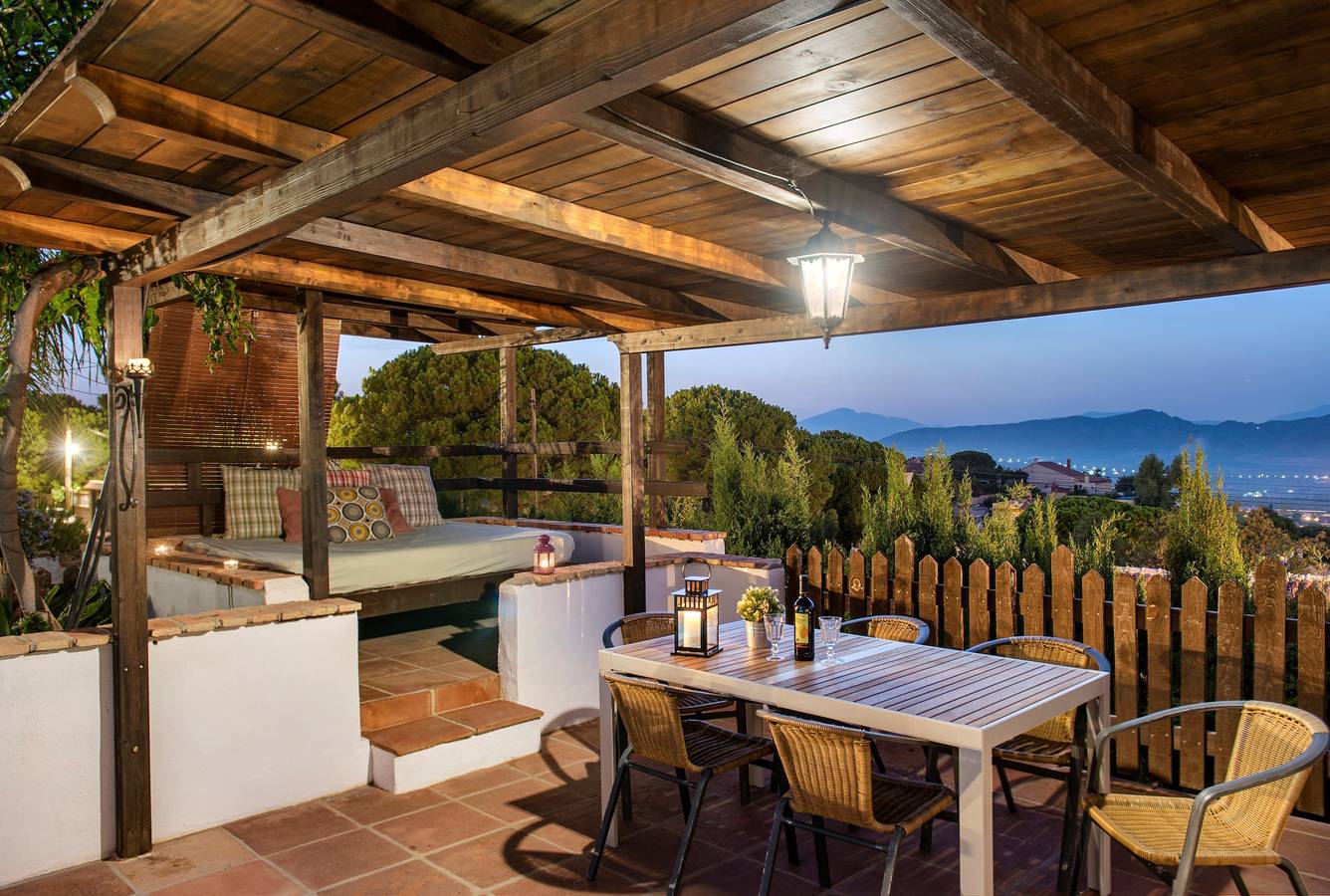 Villa andalouse avec piscine chauffée et capacité de 11 personnes in Pinos de Alhaurín, Alhaurín de la Torre