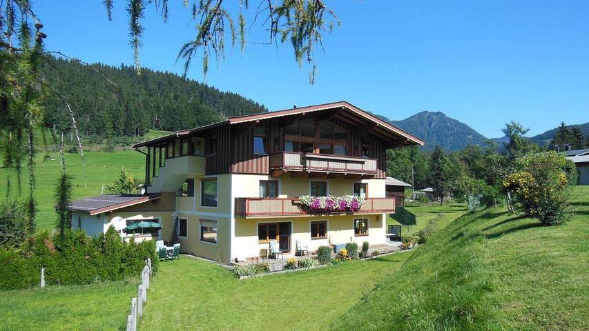 Ferienwohnung für 4 Personen, mit Garten und Balkon in Hochfilzen