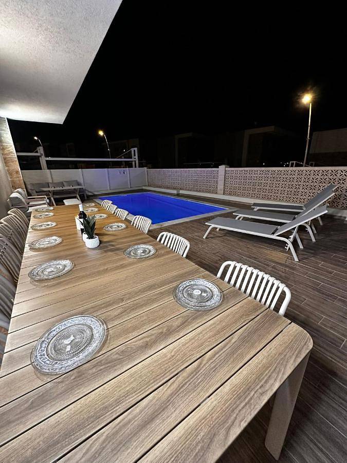 Maison de vacances pour 12 personnes, avec piscine et vue sur le lac ainsi que vue et terrasse, animaux acceptés à Eilat