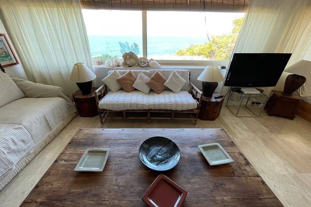 Charming villa by the sea in Ansedonia, Orbetello