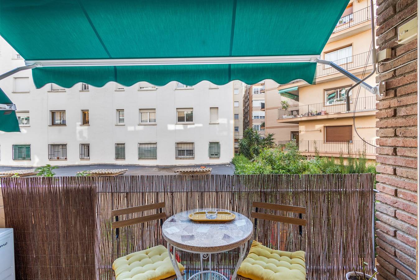 Appartement entier, Appartement « À 5 min de la plage » avec balcon, Wi-Fi et climatisation in Premià de Mar, Costa del Maresme