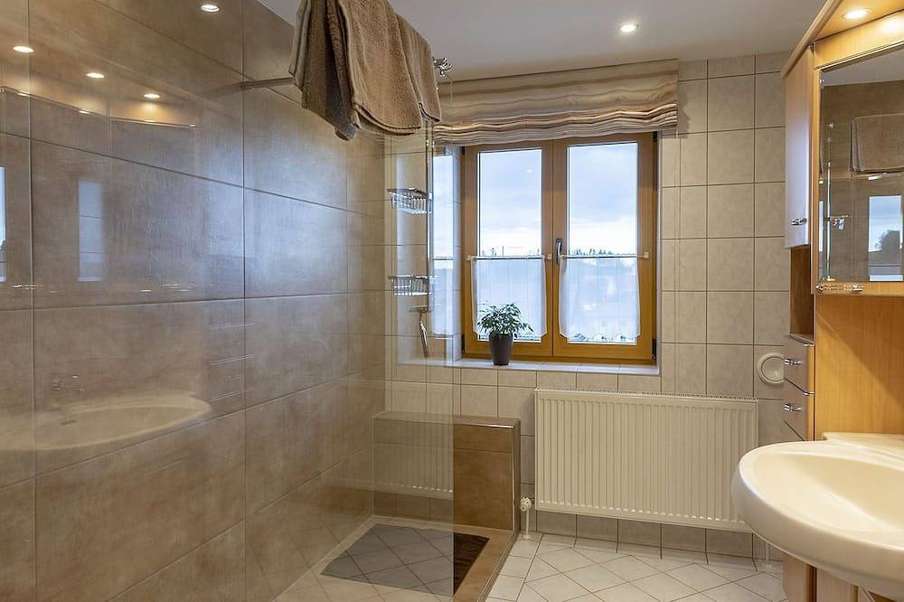 Entire apartment, Exklusive Nichtraucher-Ferienwohnung in ruhiger Lage für 1-3 Personen in Bad Griesbach im Rottal, Eastern Bavaria