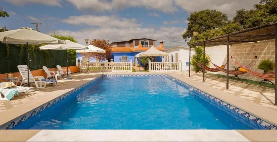 Casa de vacaciones para 17 personas, con jardín además de piscina y terraza, Se admiten mascotas - 1