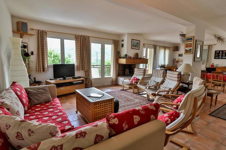 Gîte pour 15 personnes, avec Balcon et Jacuzzi ainsi que Terrasse et Jardin à Villars-Colmars - 4