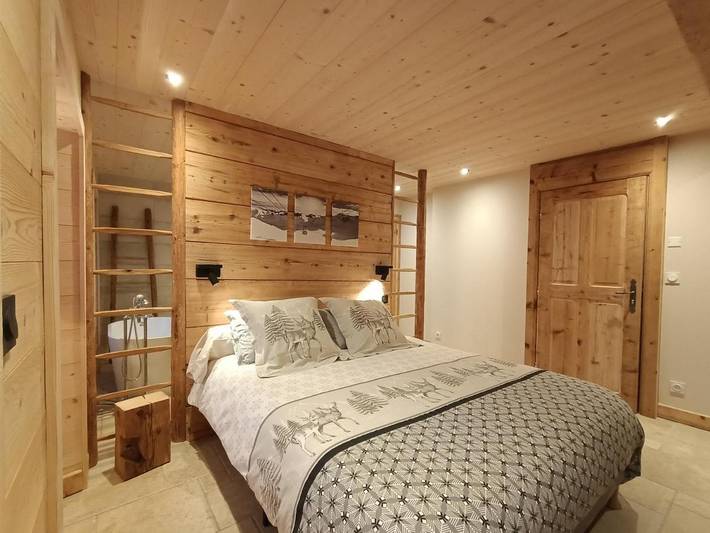 Gîte pour 2 personnes, avec sauna et jardin ainsi que terrasse et jacuzzi à Vacheresse